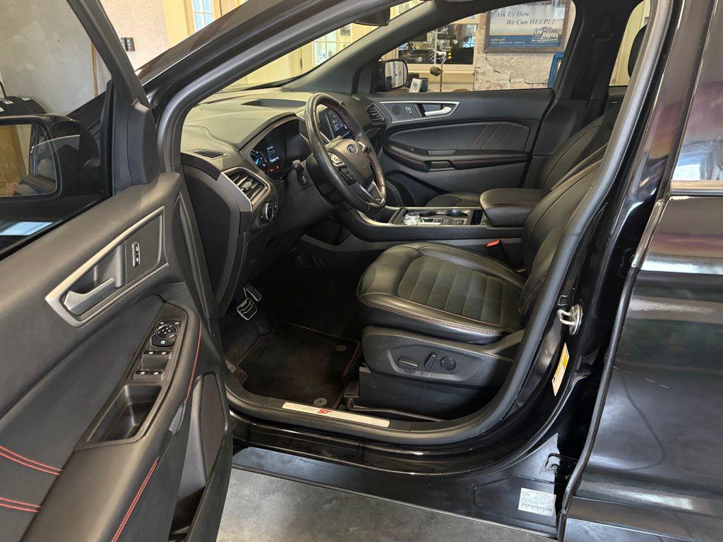used 2024 Ford Edge car, priced at $33,325