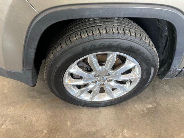 used 2016 Jeep Cherokee car, priced at $11,000