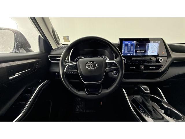 used 2020 Toyota Highlander car