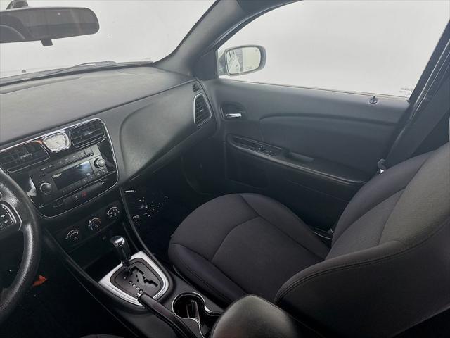 used 2014 Chrysler 200 car