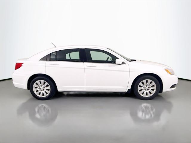 used 2014 Chrysler 200 car