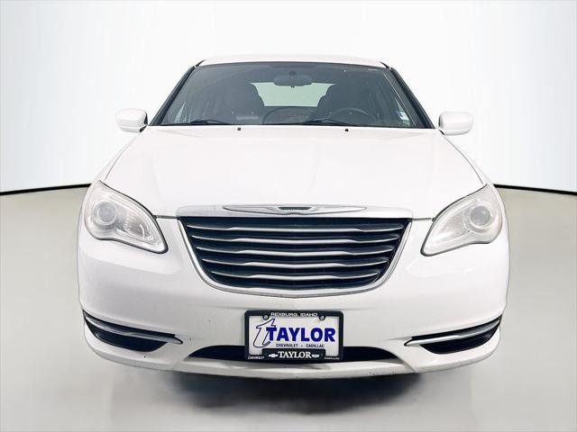 used 2014 Chrysler 200 car