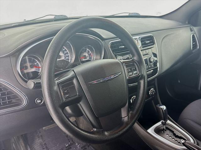used 2014 Chrysler 200 car