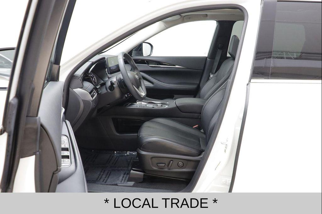 used 2025 INFINITI QX60 car, priced at $38,395