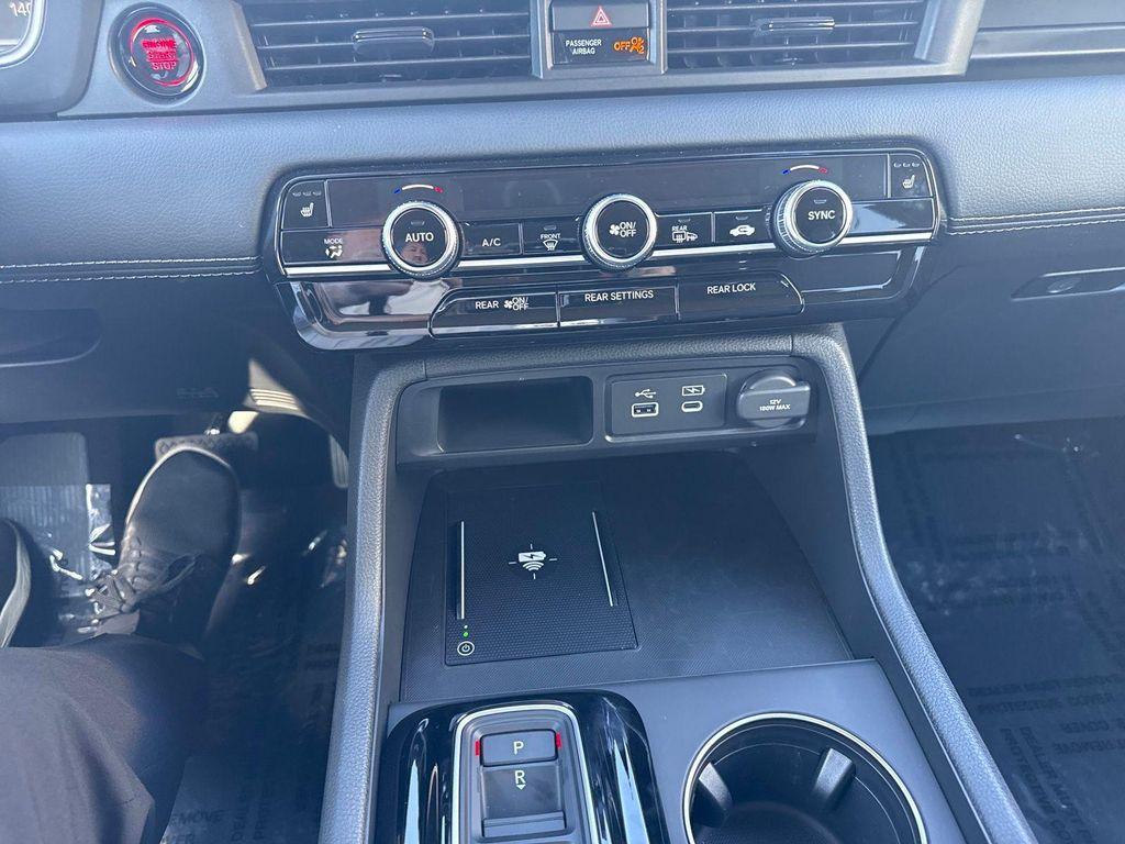 used 2025 Honda Pilot car, priced at $42,995