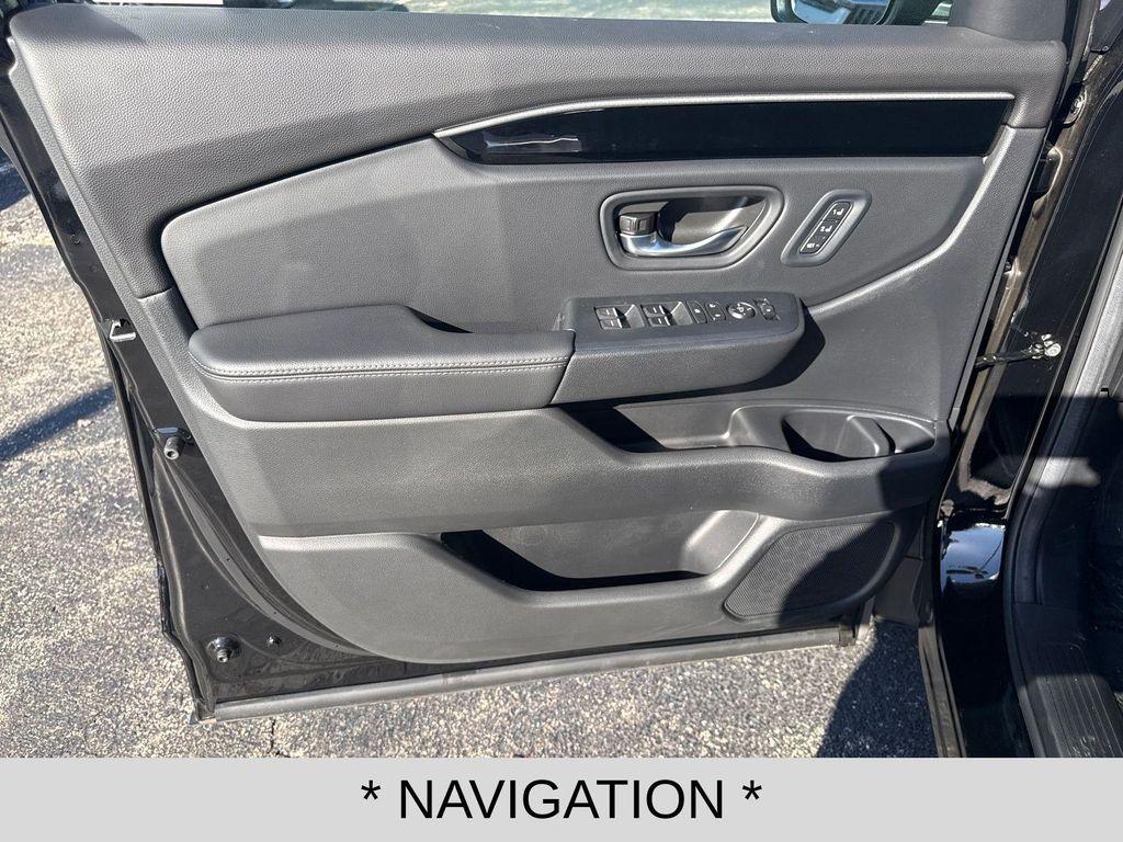 used 2025 Honda Pilot car, priced at $42,995