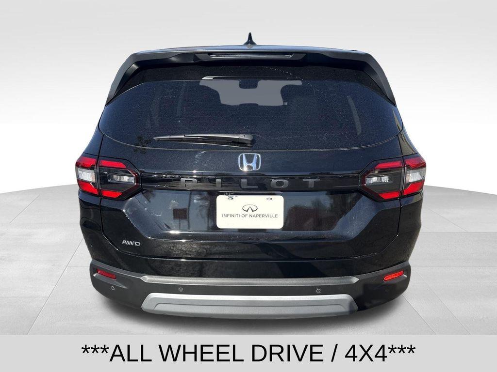 used 2025 Honda Pilot car, priced at $42,995