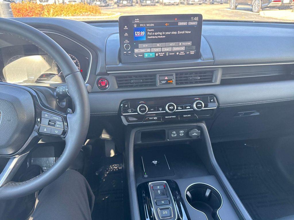 used 2025 Honda Pilot car, priced at $42,995