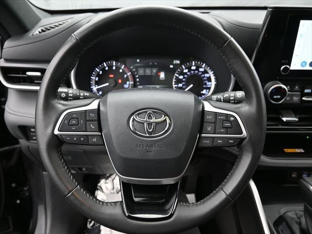 used 2024 Toyota Highlander car, priced at $37,500