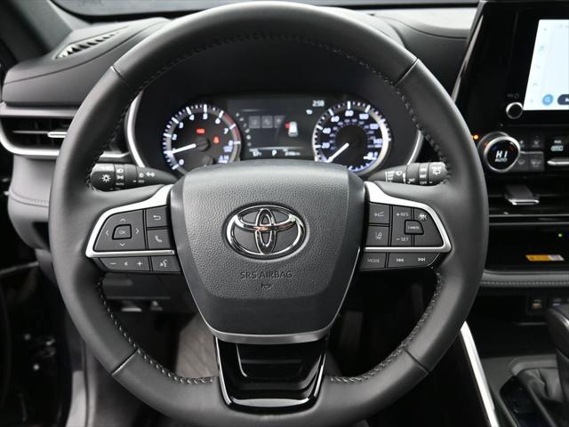 used 2024 Toyota Highlander car, priced at $41,500