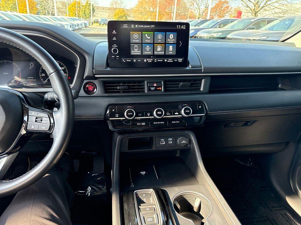 used 2025 Honda Pilot car, priced at $39,495