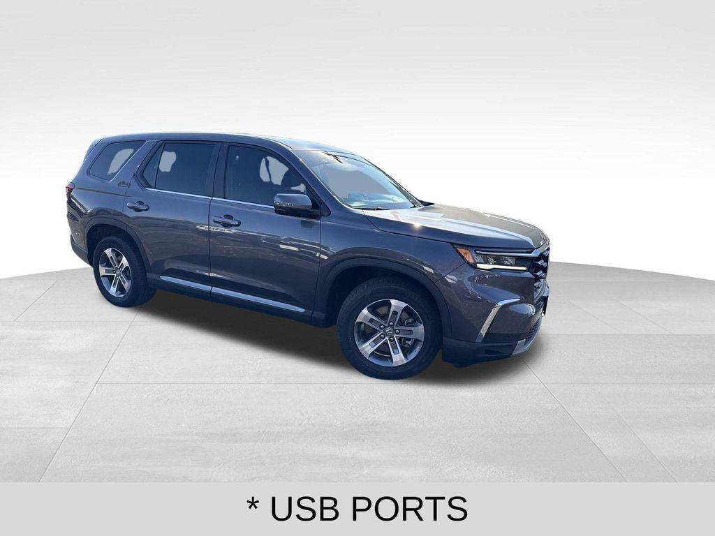 used 2025 Honda Pilot car, priced at $39,495