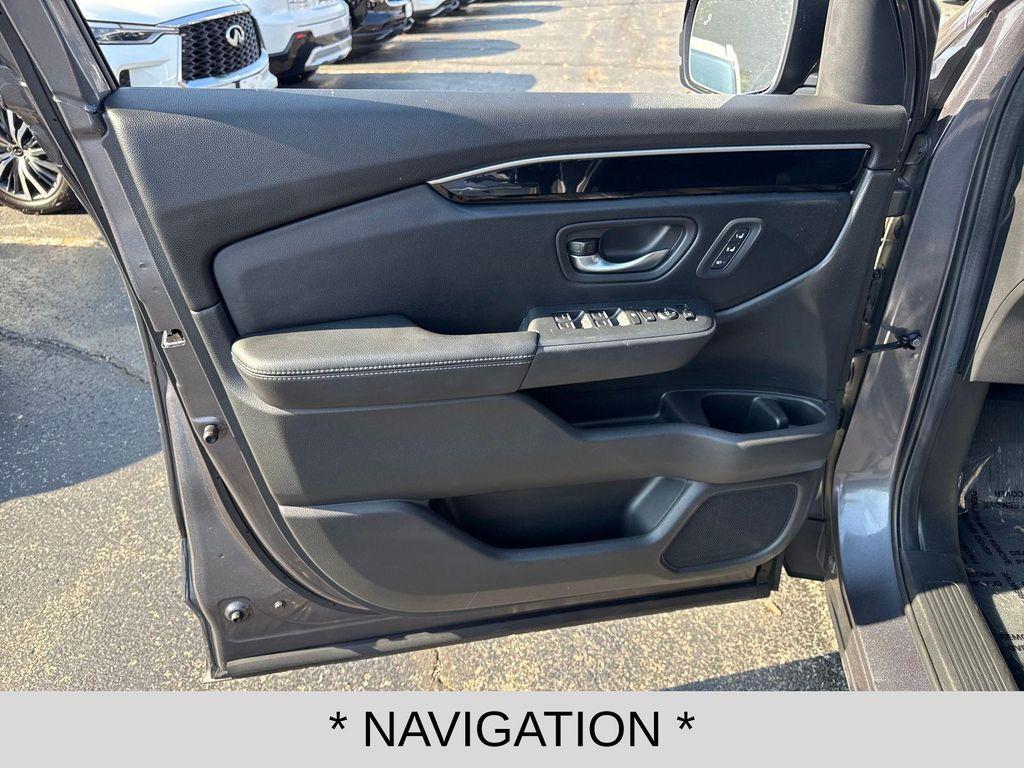 used 2025 Honda Pilot car, priced at $39,495