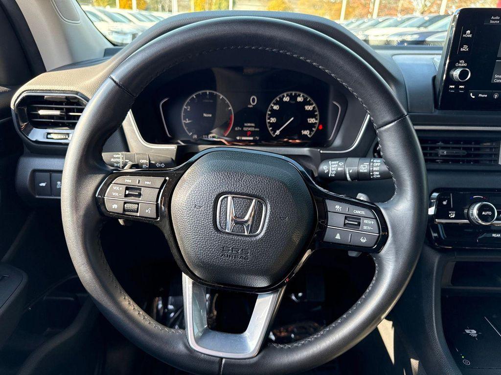 used 2025 Honda Pilot car, priced at $39,495