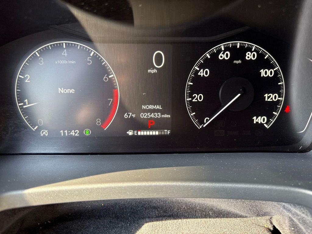 used 2025 Honda Pilot car, priced at $39,495