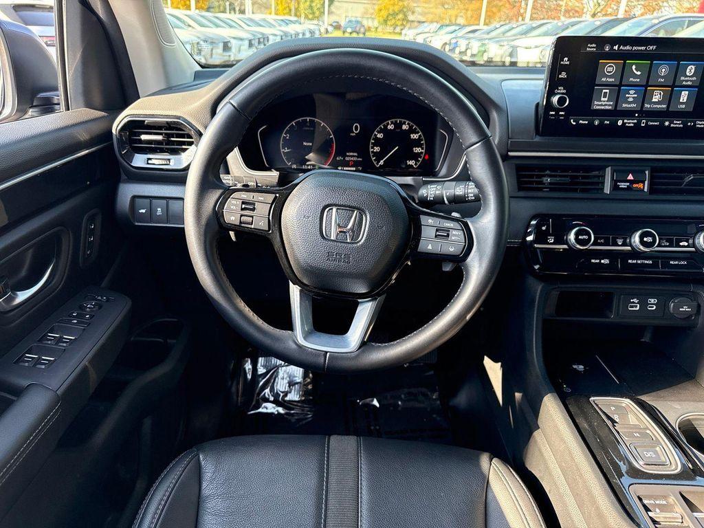 used 2025 Honda Pilot car, priced at $39,495