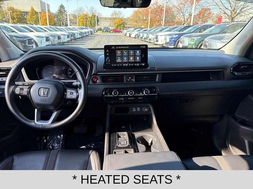 used 2025 Honda Pilot car, priced at $39,495