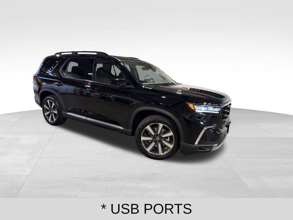 used 2025 Honda Pilot car, priced at $48,995
