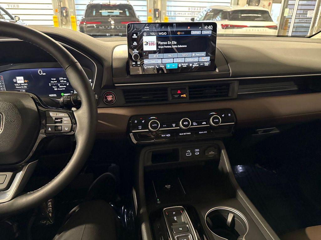 used 2025 Honda Pilot car, priced at $48,995