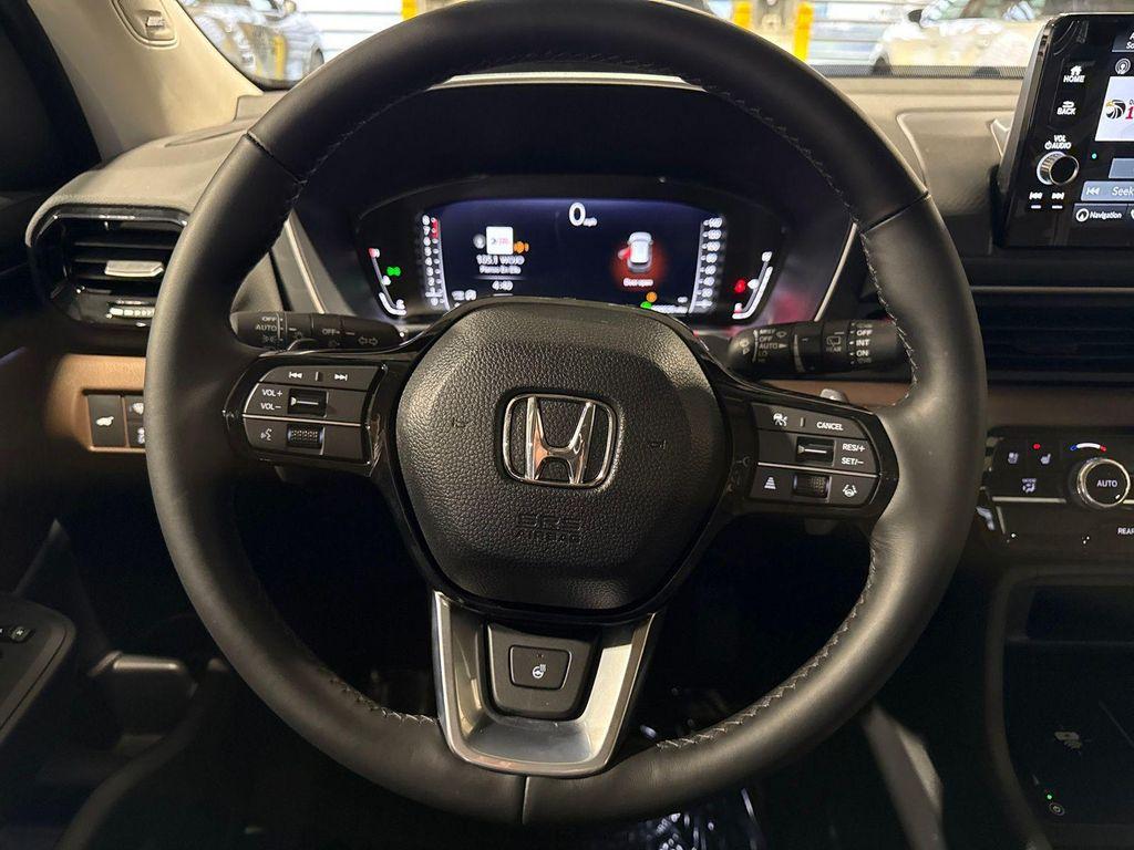 used 2025 Honda Pilot car, priced at $48,995