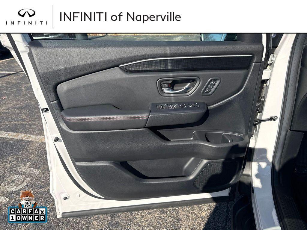 used 2025 Honda Pilot car, priced at $47,995