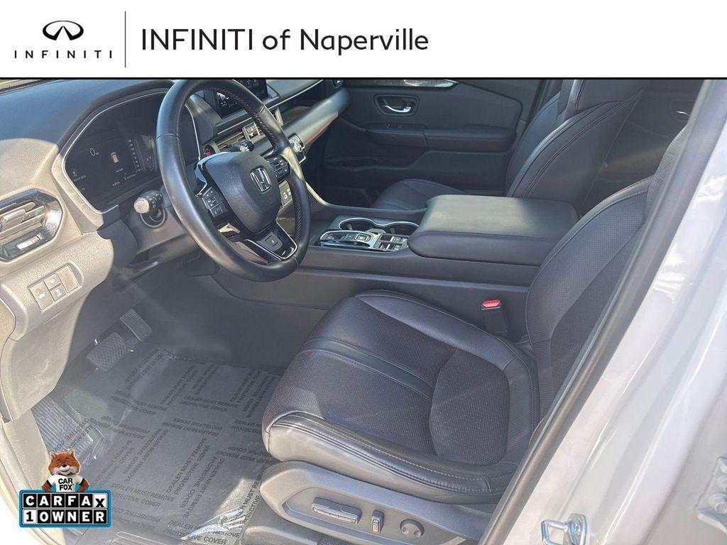 used 2025 Honda Pilot car, priced at $47,995