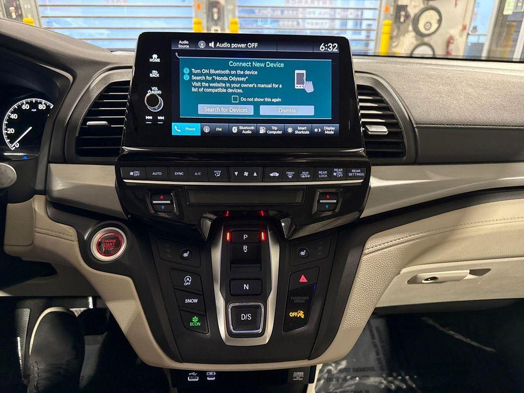 used 2025 Honda Odyssey car, priced at $37,995