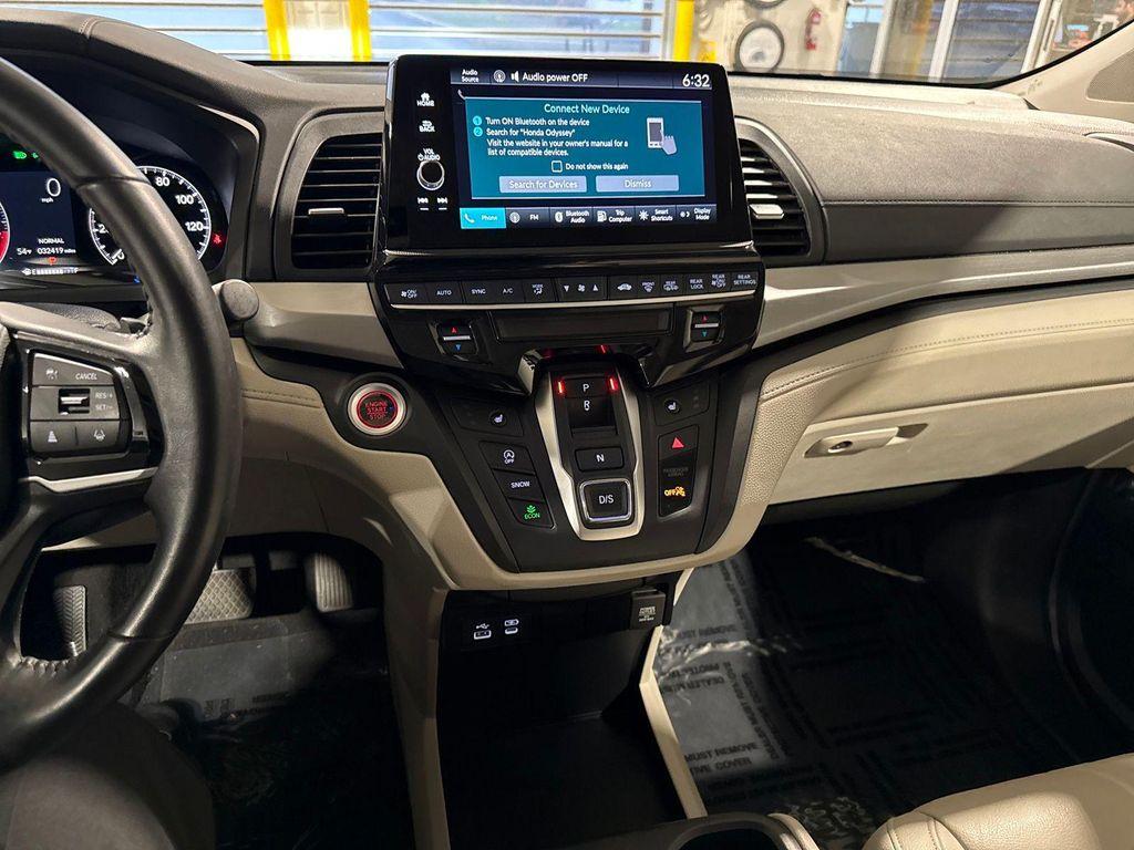 used 2025 Honda Odyssey car, priced at $37,995