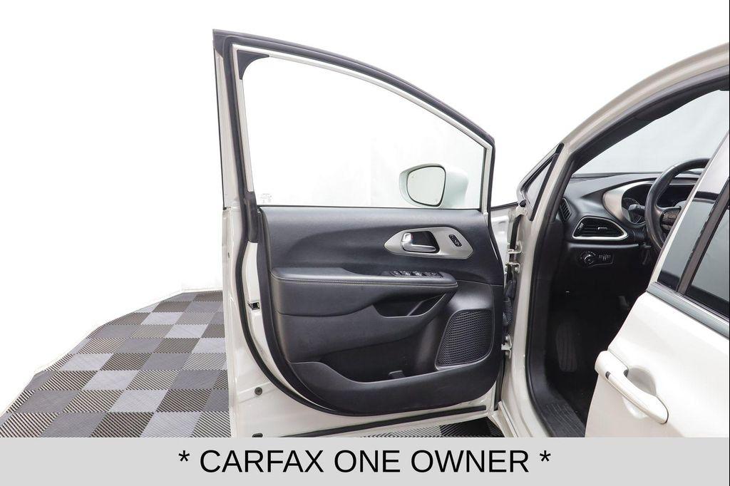 used 2020 Chrysler Pacifica car, priced at $24,995