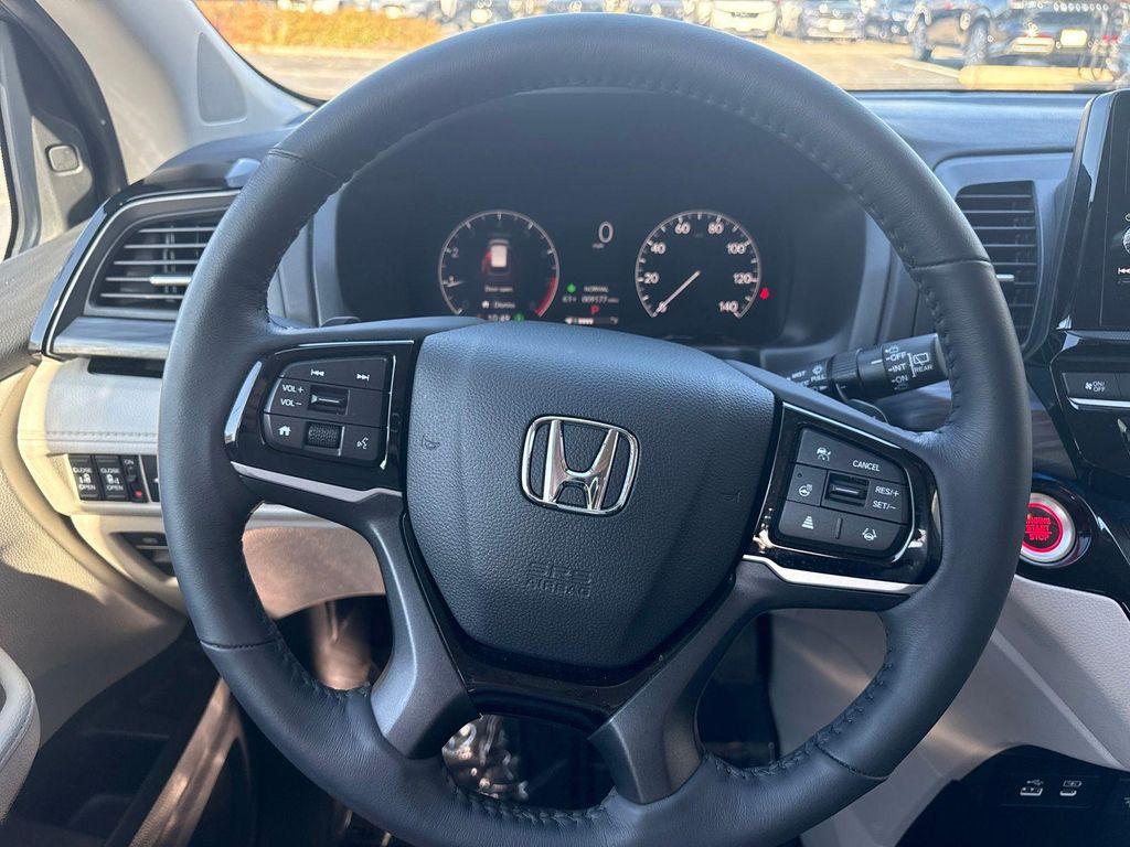 used 2025 Honda Odyssey car, priced at $46,995