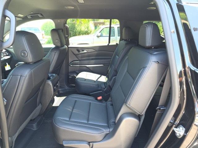 new 2025 Chevrolet Traverse car, priced at $52,009