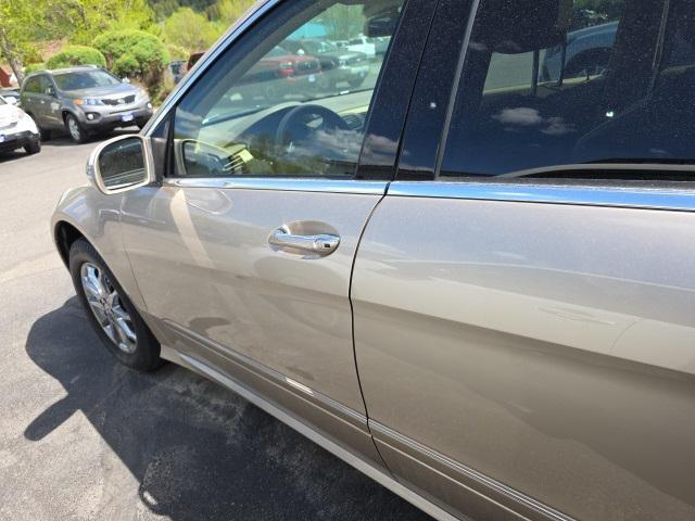 used 2006 Mercedes-Benz R-Class car, priced at $13,248