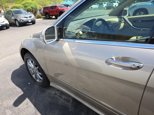 used 2006 Mercedes-Benz R-Class car, priced at $13,248