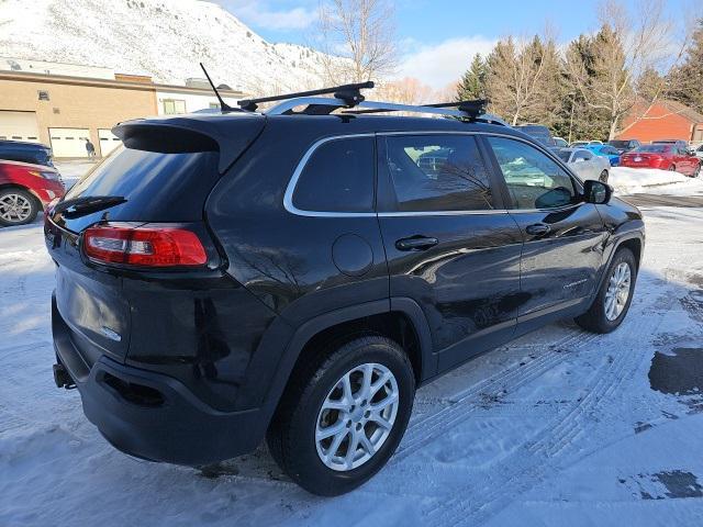 used 2015 Jeep Cherokee car, priced at $10,925