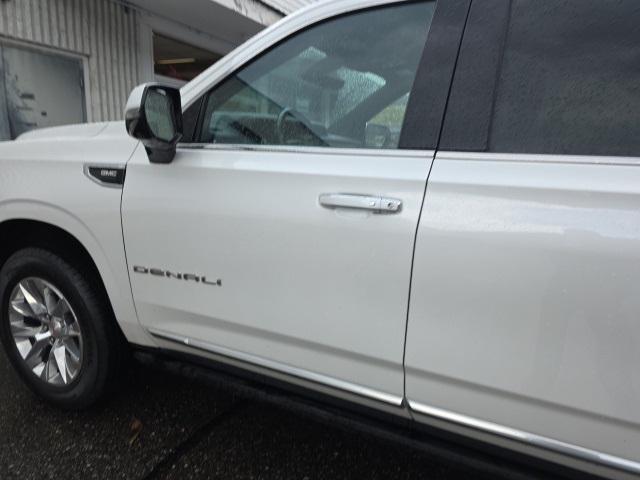 used 2021 GMC Yukon XL car, priced at $56,232
