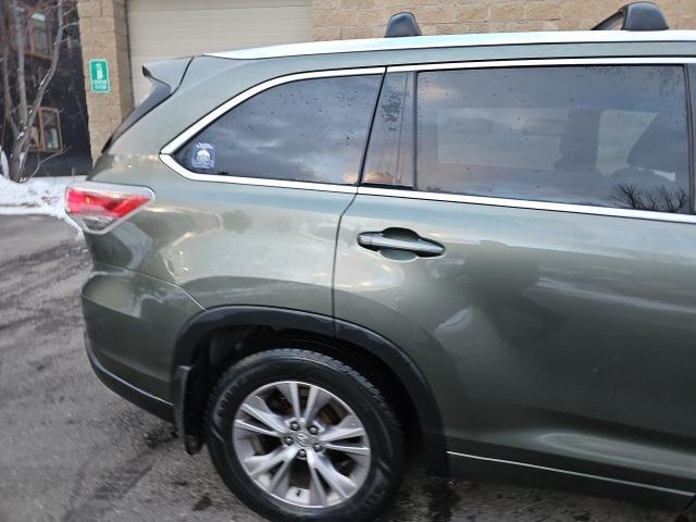 used 2015 Toyota Highlander car, priced at $15,832