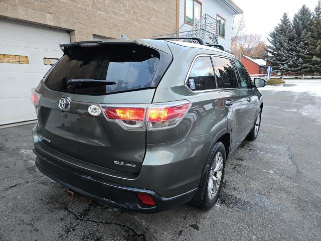 used 2015 Toyota Highlander car, priced at $15,832