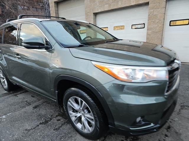 used 2015 Toyota Highlander car, priced at $15,832