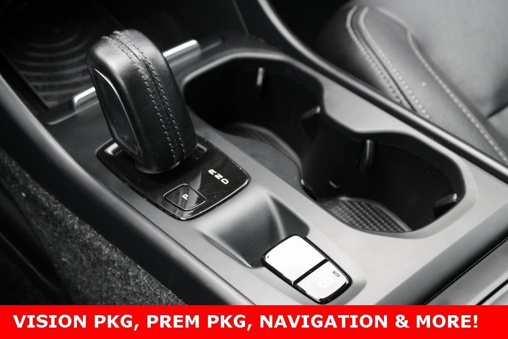 used 2019 Volvo XC40 car, priced at $21,555