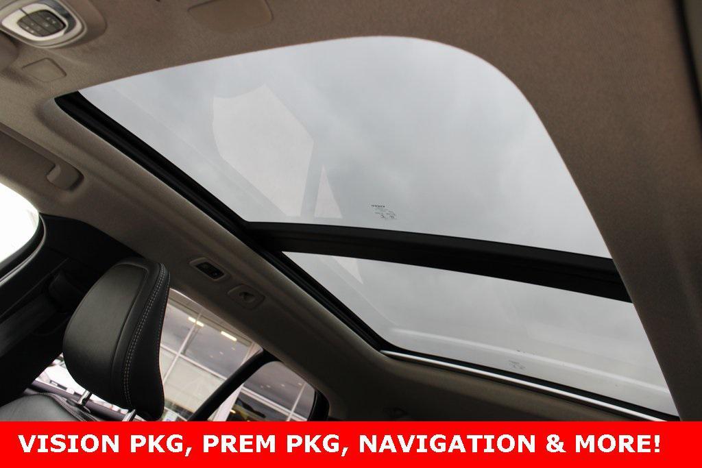 used 2019 Volvo XC40 car, priced at $21,555