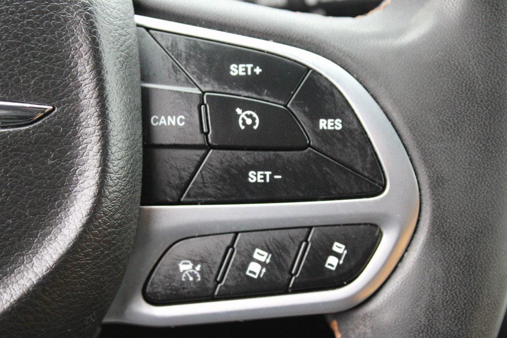 used 2022 Chrysler Pacifica car, priced at $34,999