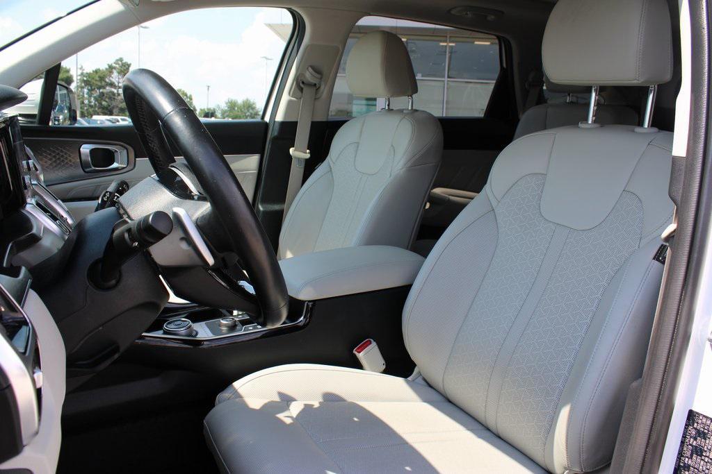 used 2022 Kia Sorento Plug-In Hybrid car, priced at $33,111