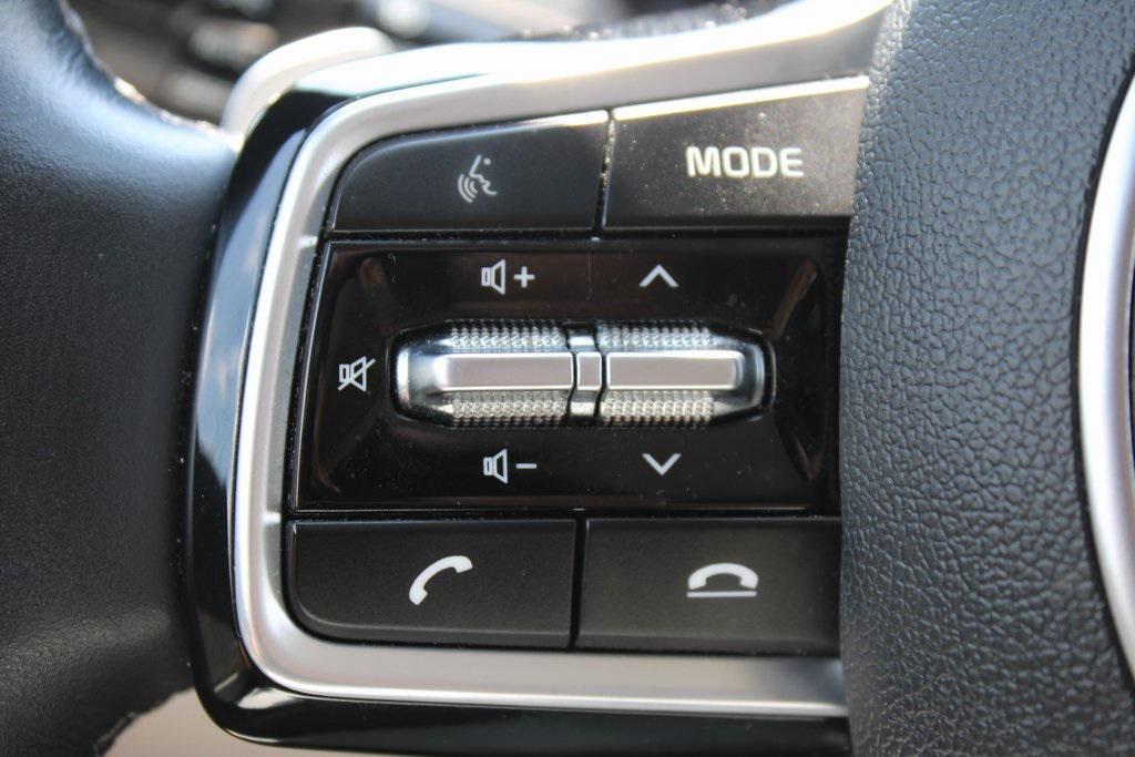 used 2022 Kia Sorento Plug-In Hybrid car, priced at $33,111