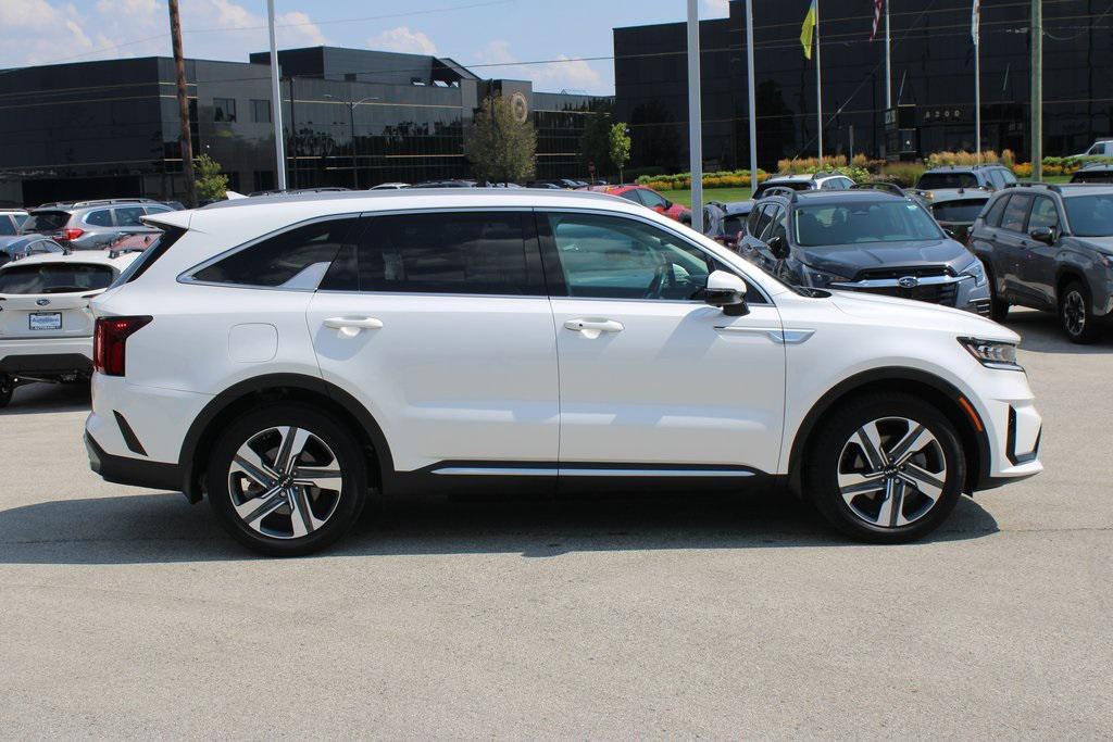 used 2022 Kia Sorento Plug-In Hybrid car, priced at $33,111