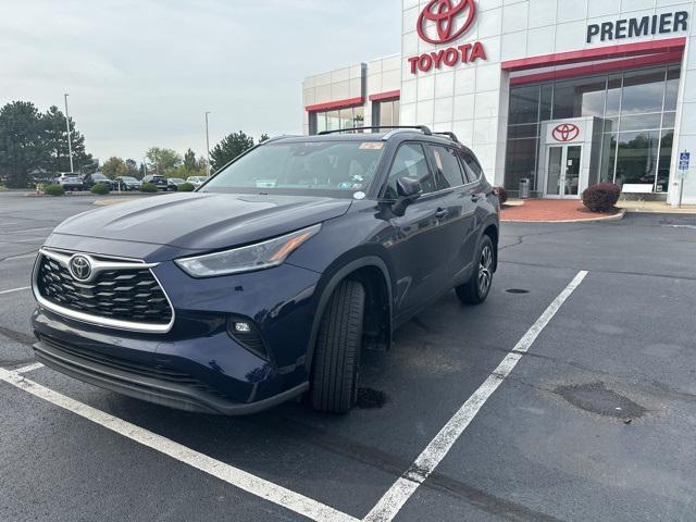 used 2021 Toyota Highlander car, priced at $34,700