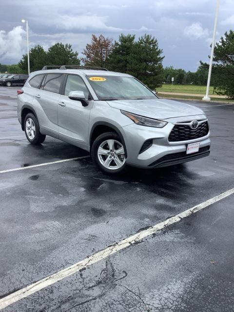 used 2023 Toyota Highlander car, priced at $39,900