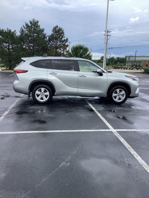 used 2023 Toyota Highlander car, priced at $39,900