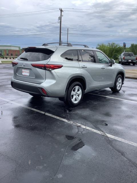 used 2023 Toyota Highlander car, priced at $39,900