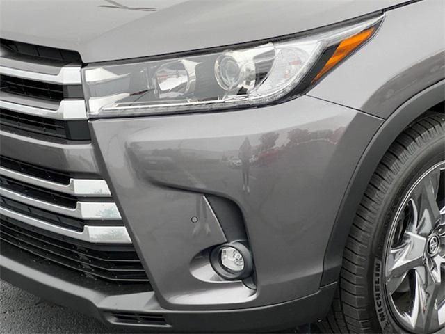 used 2019 Toyota Highlander Hybrid car, priced at $33,500