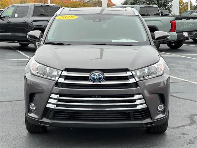 used 2019 Toyota Highlander Hybrid car, priced at $33,500